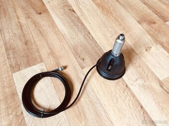Magnetická pata pro anténu