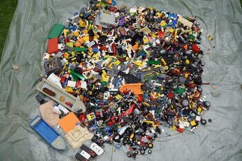 Lego 24,7 kg + návody