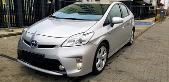 Toyota Prius 1.8 hybridní pohon