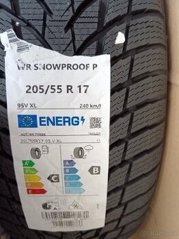 Nokian WR SNOWPROOF P 95 V XL
205/45 R17 1kus