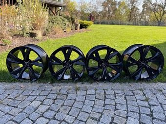 Sada zánovních alu kol Audi rs (6)(7)