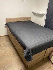 Prodám postel (matrace v cene) dělanou na míru
