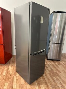 Lednice s mrazákem Samsung (181)