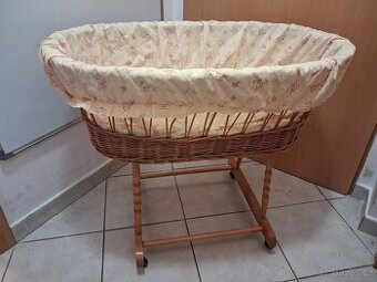 Proutěný košík na miminko (Mojžíšův koš)