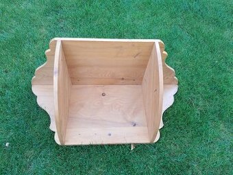 Vyřezávané police