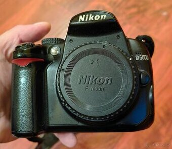 Nikon D5000