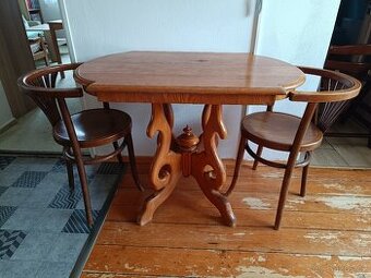 Starožitný stůl