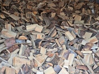 Palivové dřevo štípané suché