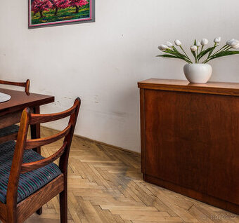 Daruji za odovz šicí stroj