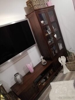 Masivní rustikální nábytek