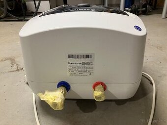 Elektrický ohřívač Ariston 10L