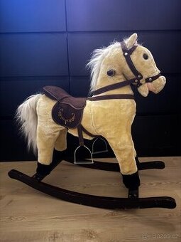 Houpací kůň