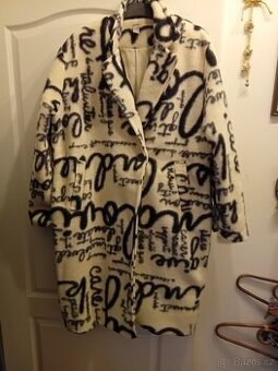 moderní kabát oversize s potiskem  vel.46- 48