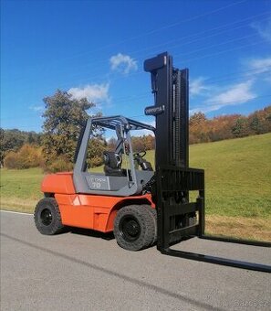 VZV Toyota 7t – vysokozdvižný vozík, diesel 6V, spolehlivý
