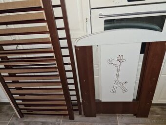 Dětská dřevěná postýlka