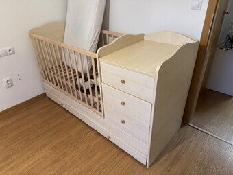 Dětská postýlka s přebalovákem