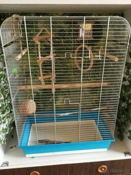 Klec s příslušenstvím