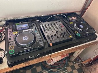 Pioneer 2x cdj 2000 + Pioneer djm 600 + futrál