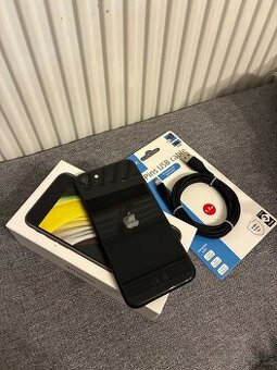 Prodám iPhone SE2020 128gb (86% kondice baterie)