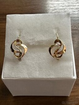 Zlaté náušnice