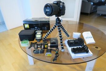 Nikon D7000 + objektiv a příslušenství