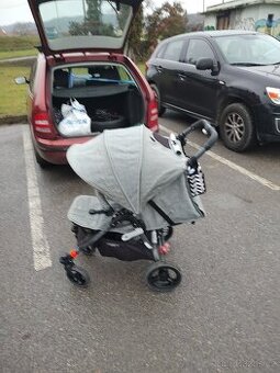 Sportovní kočárek