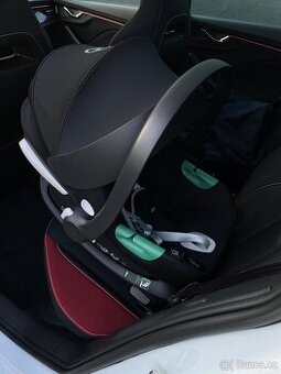 Autosedačka Aton B2 i-Size se základnou