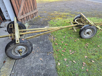 Přívěs za traktor, koně...