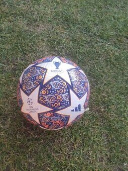 Fotbalovy mic adidas champions league Istanbul 23
