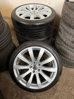 Alu kola VW 19” letni pneu 235/40 r19