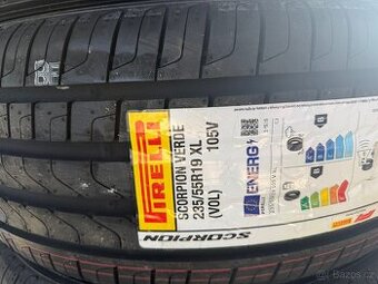 Alu kola,Volvo XC60 II letní 19" nové Pirelli 2025