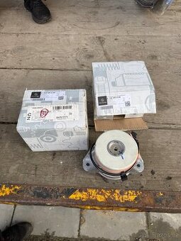 Mercedes benz S w221 Zavěšení motoru