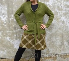 Zelený zapínací svetr s páskem Outfit fashion vel. 42 - 1