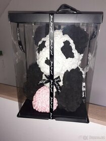 Medvídek Panda se samostatným růžovým srdíčkem