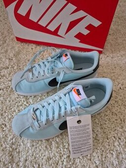 Nové dámské tenisky Nike cortez, velikost 39