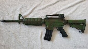 elektrická airsoftová zbraň M4A1 G&G s příslušenstvím