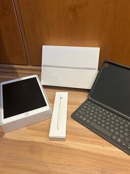 iPad 10,2 (8. generace) 128 GB + Apple Pencil 1. generace