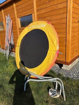 Trampolína