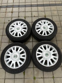 Originální ALU Škoda 5x112 R16 - letní pneu 6mm