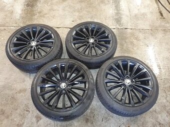 Originální zimní kola Škoda 5x112 r19 pneu 235/40 r19