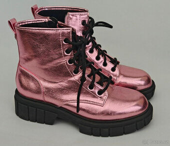 Zánovní dívčí boty Steve Madden vel. 35