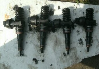 Vstřikovače 038130073AL 1.9Tdi Bosch plně funkční