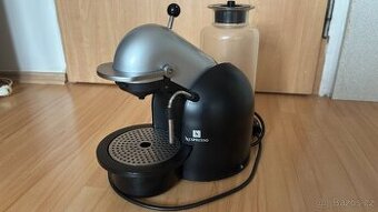 Kavovar na kapsle Nespresso original