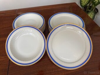 Sada talířů