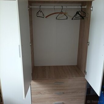 Šatní skříň JYSK