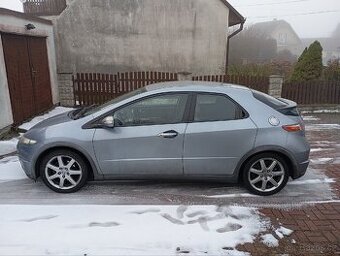 Honda Civic 8g 1.8i-Vtec,Tažné,(REZERVOVÁNO do 7.12)