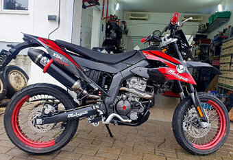 Malaguti XSM 125 jako Aprilia SX125