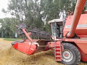 Massey Ferguson 38,sklízecí mlátička