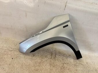 Přední levý blatník Škoda Karoq stříbrný