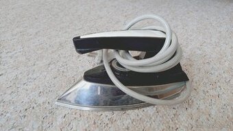 Retro žehlička Topas